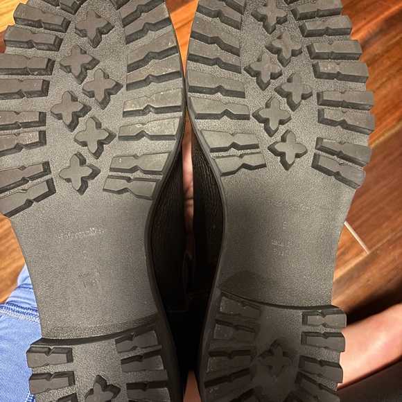 Reformation Katerina Lug Sole Chelsea Boots - Picture 8 of 8